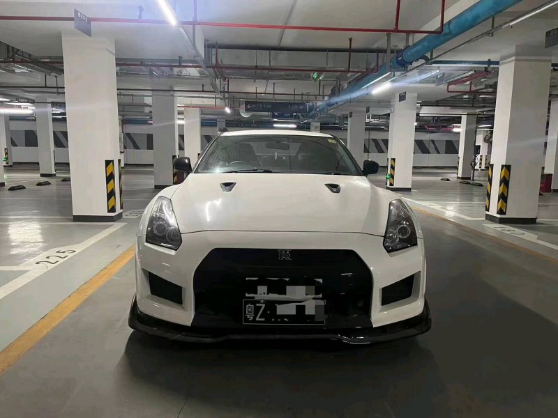 汕头12年日产GT-R1