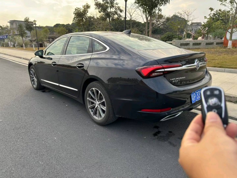 汕头21年别克君越3