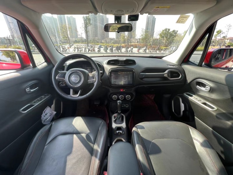 东莞17年Jeep自由侠8