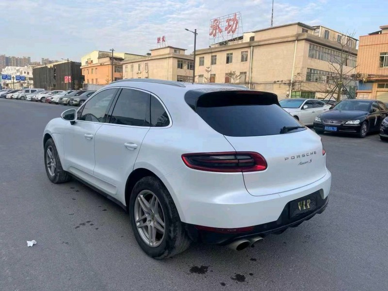 枣庄15年保时捷Macan5