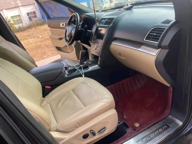 徐州15年福特探险者4