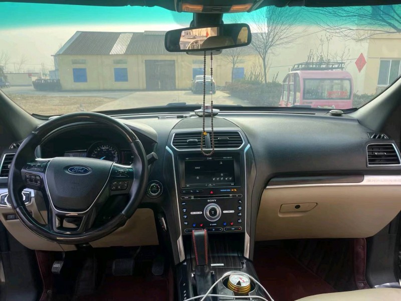 徐州15年福特探险者7