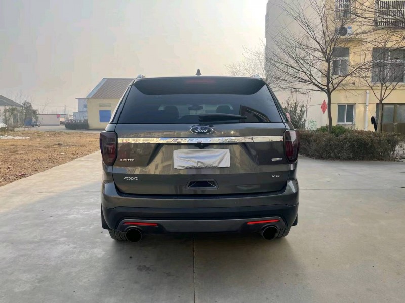 徐州15年福特探险者9