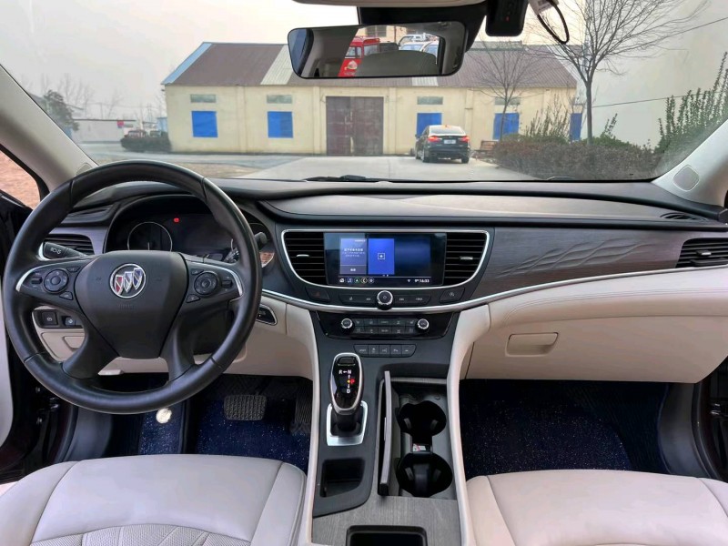 徐州22年别克艾维亚7