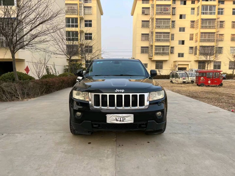 徐州13年Jeep大切诺基1