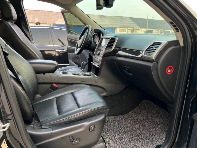 徐州13年Jeep大切诺基5