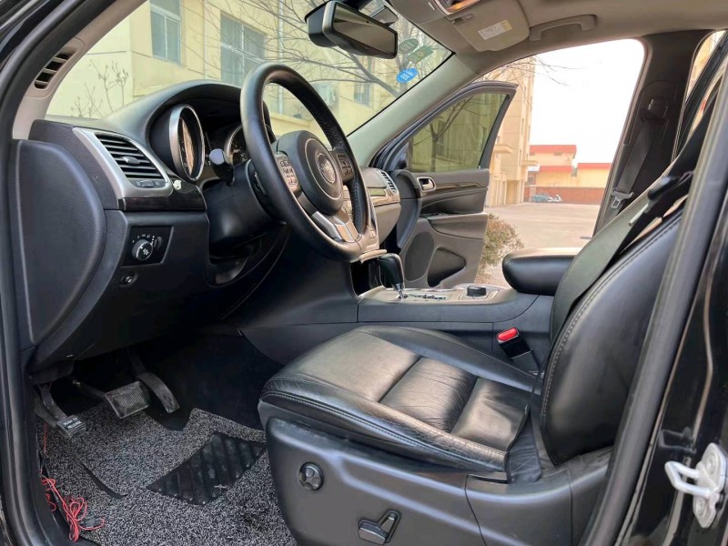 徐州13年Jeep大切诺基6