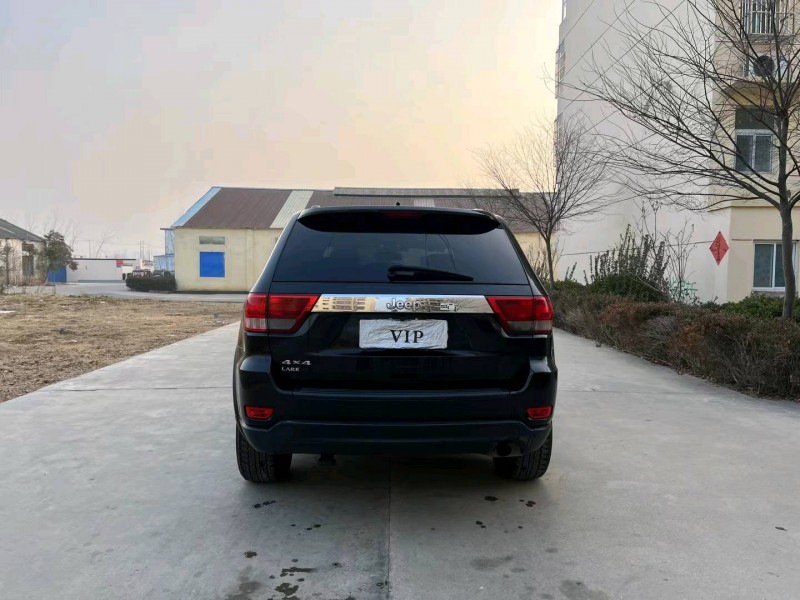 徐州13年Jeep大切诺基9