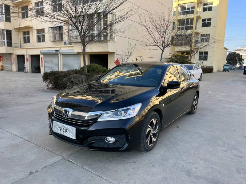 徐州17年本田雅阁2