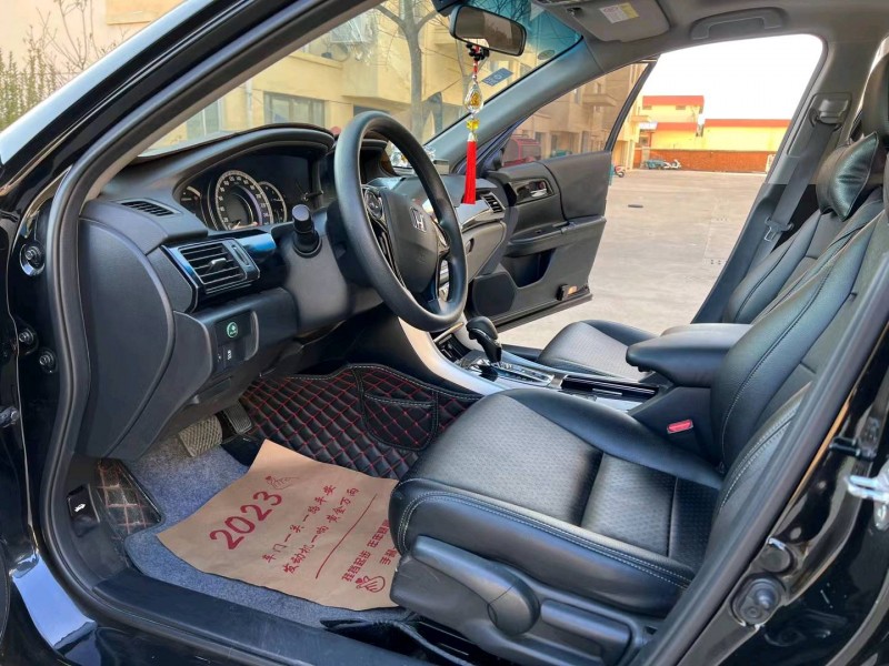 徐州17年本田雅阁4