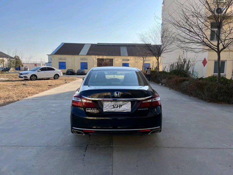 徐州17年本田雅阁9