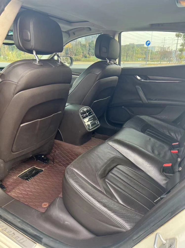 成都15年玛莎拉蒂总裁5