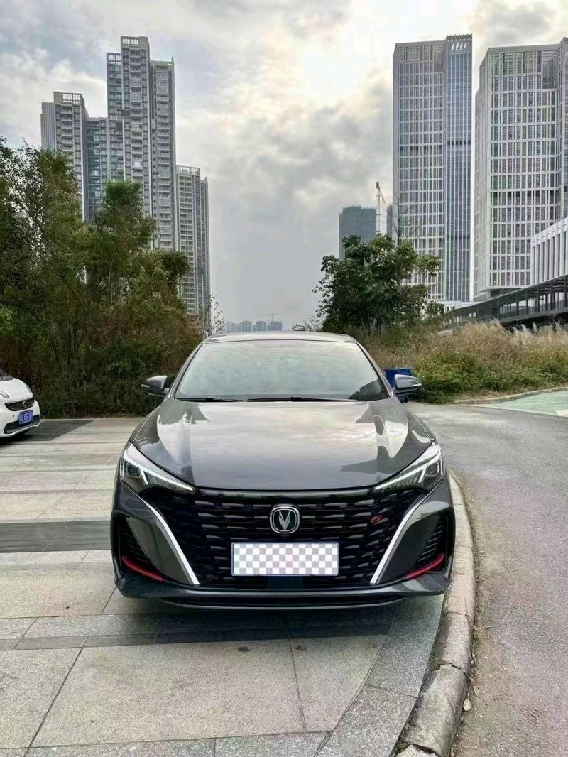 汕头22年长安汽车逸动1