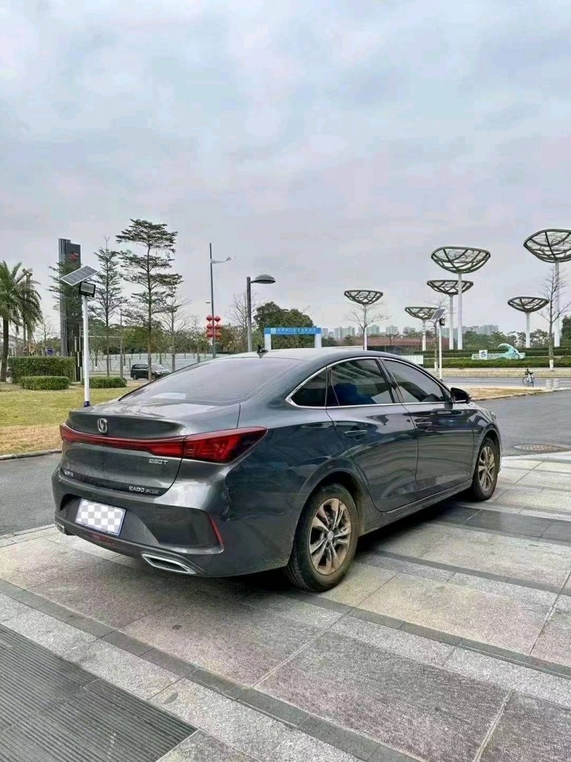 汕头22年长安汽车逸动7