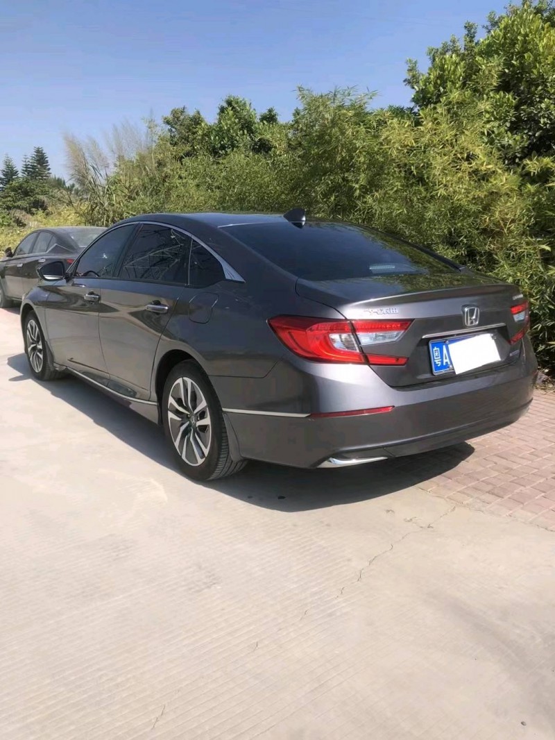 东莞21年本田雅阁7