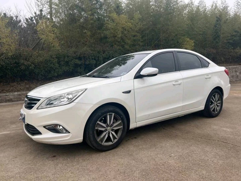 青岛15年长安汽车逸动2