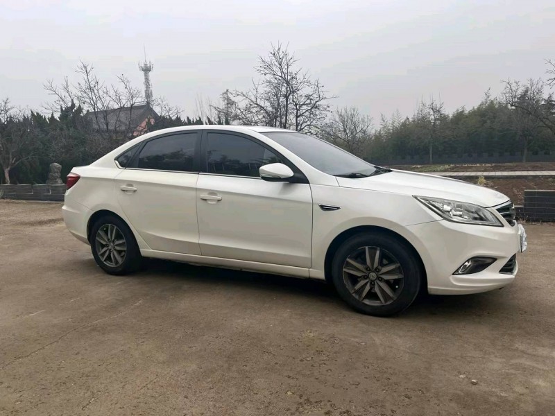 青岛15年长安汽车逸动3