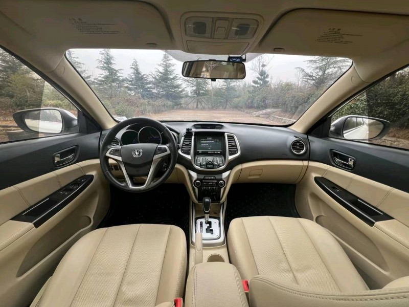 青岛15年长安汽车逸动6