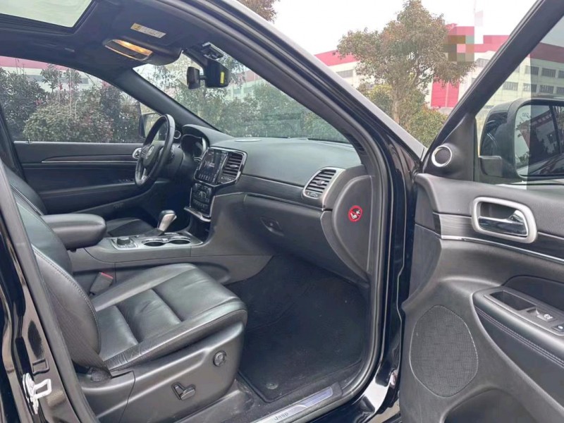 盐城20年Jeep大切诺基5