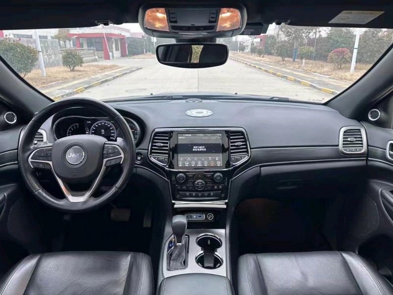 盐城20年Jeep大切诺基6