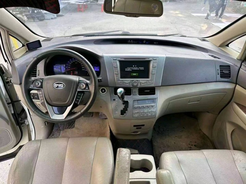 珠海13年比亚迪M63