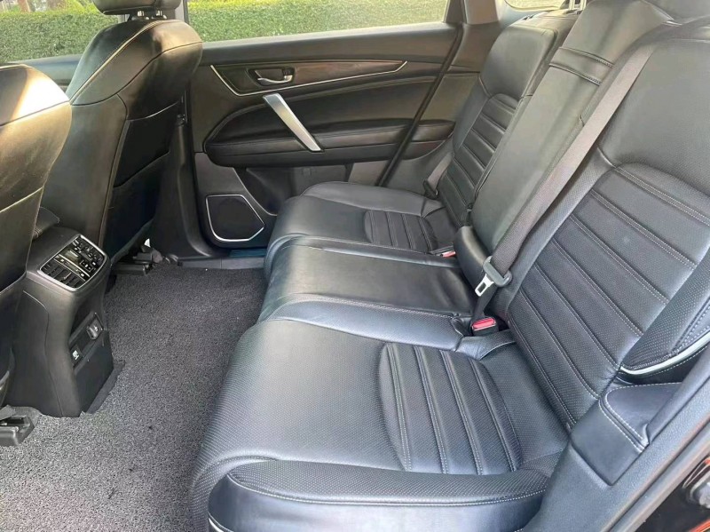 汕头18年本田URV4