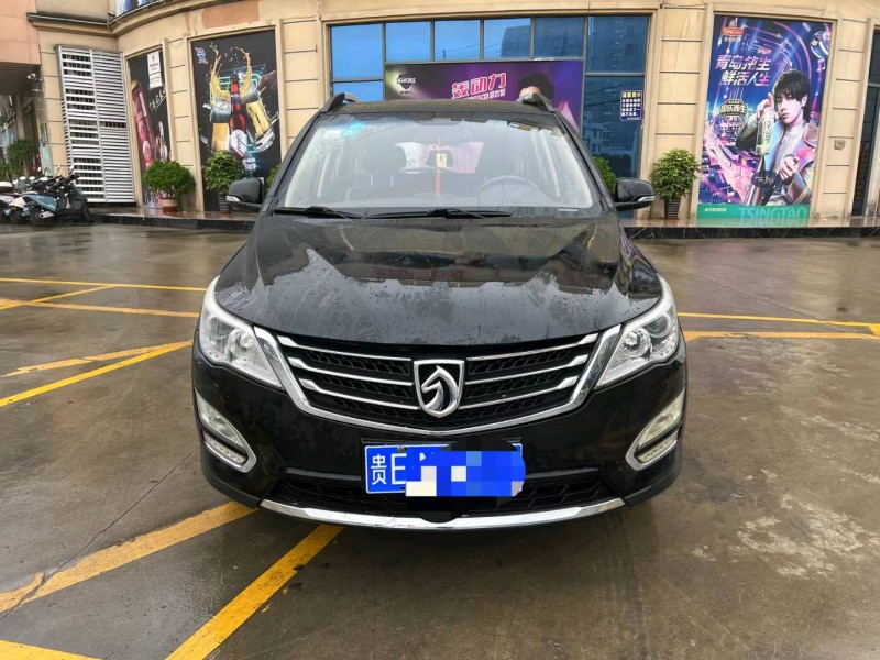防城港16年寶駿5601