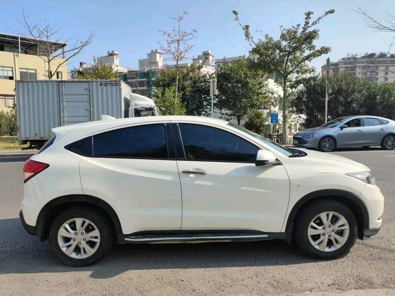 广州17年本田缤智4