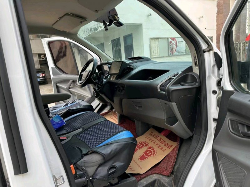 徐州19年福特全顺5