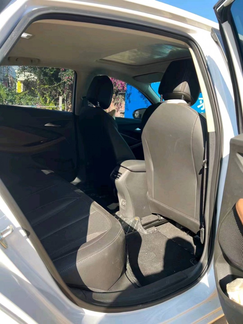 珠海23年别克威朗5