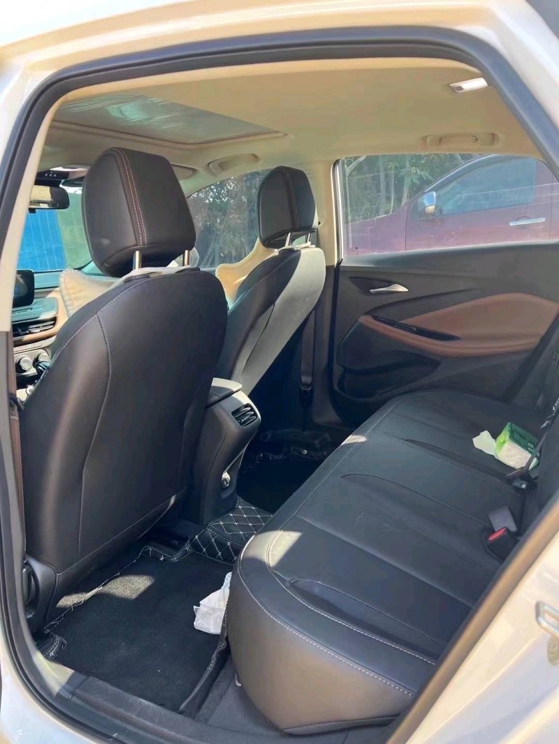 珠海23年别克威朗8