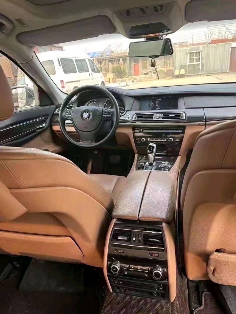 济南20年宝马7系8