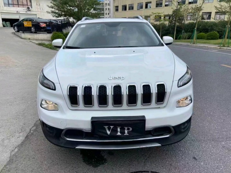 广州17年Jeep自由光1