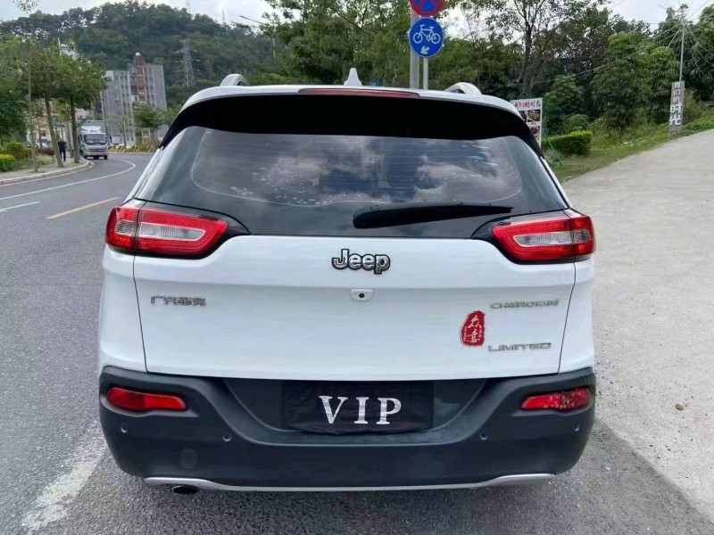 广州17年Jeep自由光5