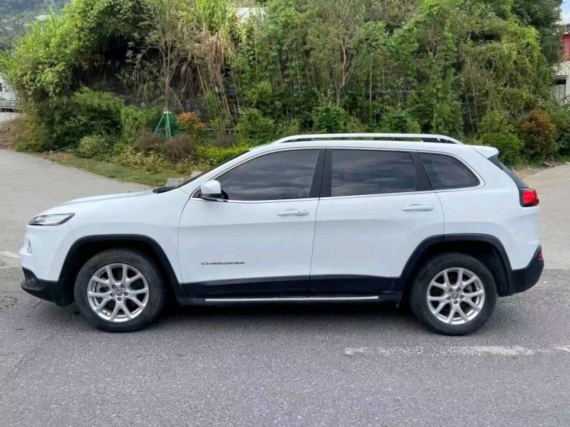 广州17年Jeep自由光6