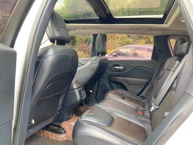 广州17年Jeep自由光7