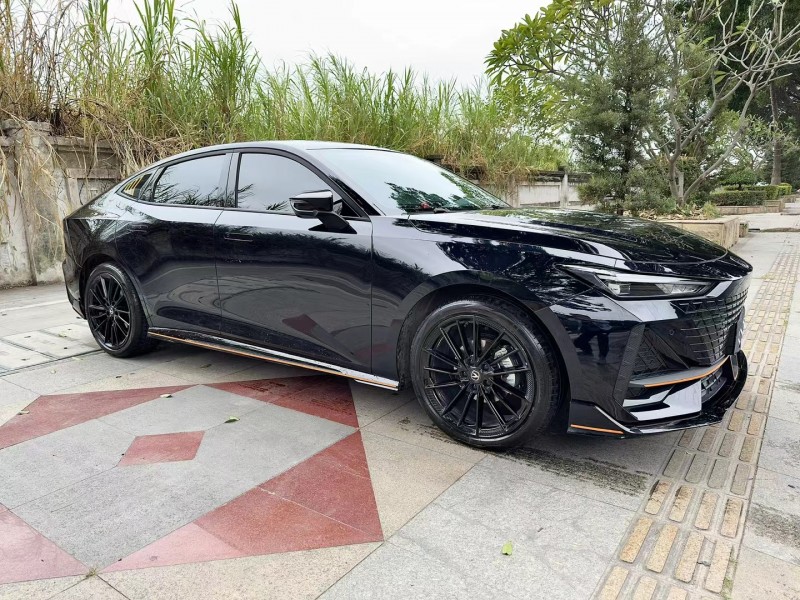 东莞23年长安汽车UNI-V3