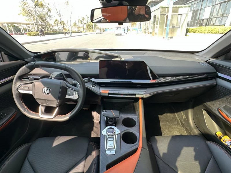 东莞22年长安汽车UNI-V5