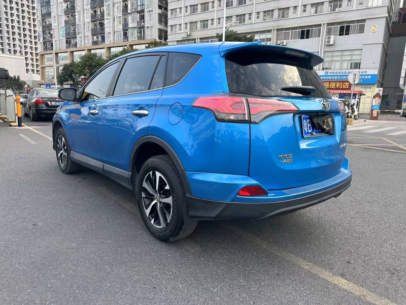 深圳18年丰田RAV49