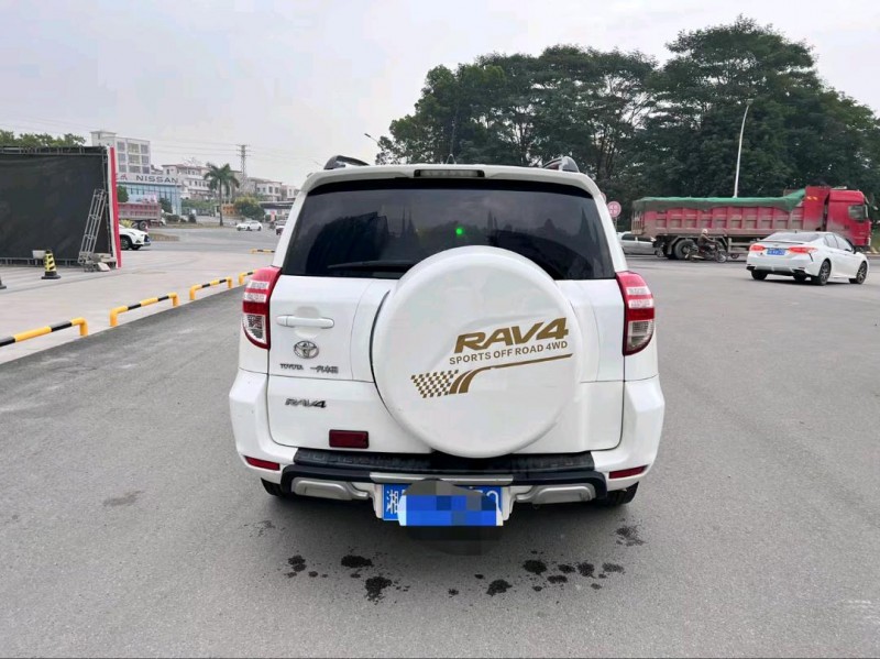 茂名12年豐田RAV49