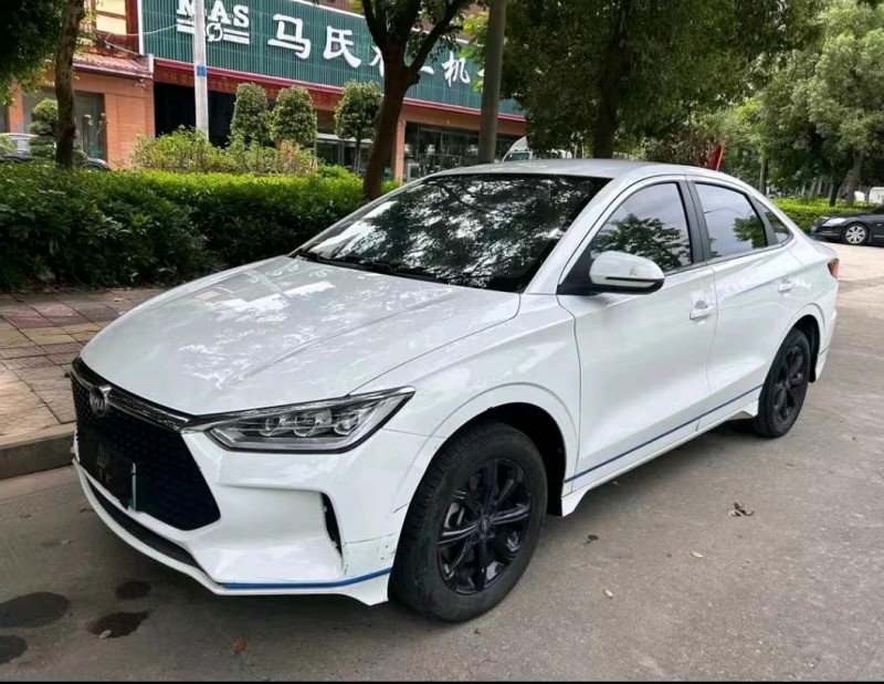 青岛23年比亚迪秦3