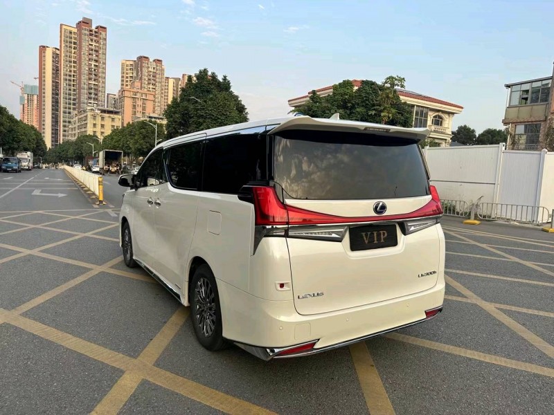 深圳21年雷克萨斯LM300H8