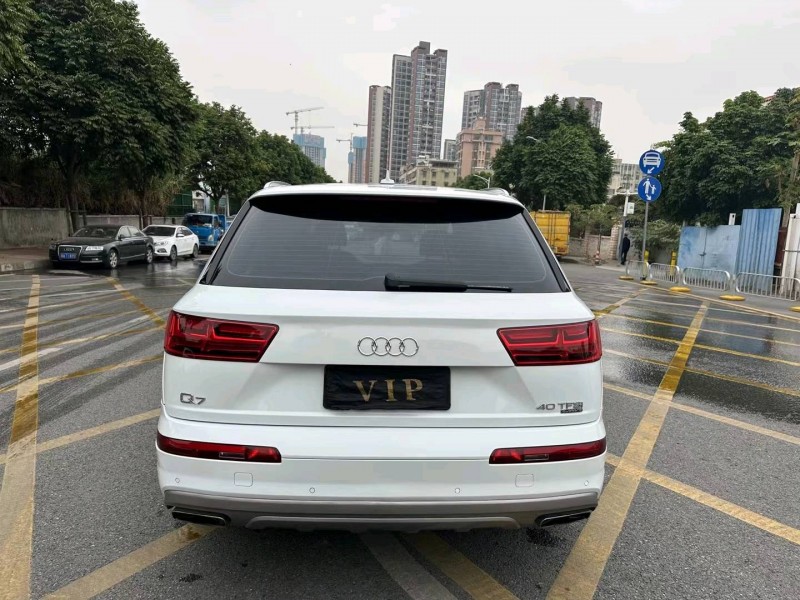 深圳16年奥迪Q75