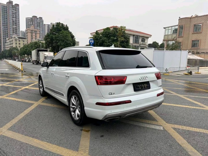 深圳16年奥迪Q76