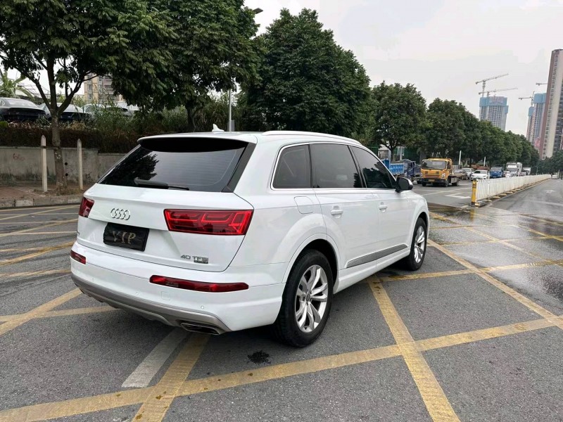 深圳16年奥迪Q78