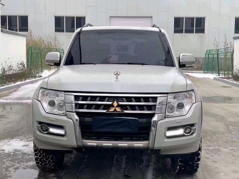 邯郸19年三菱帕杰罗1