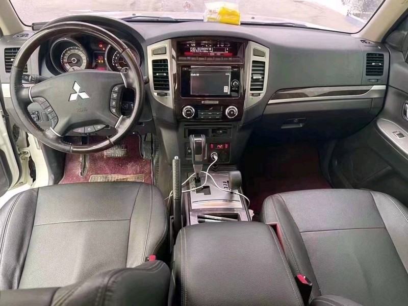 邯郸19年三菱帕杰罗6