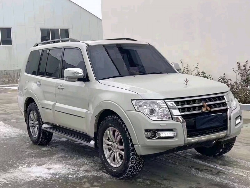 邯郸19年三菱帕杰罗8