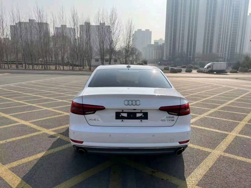 苏州17年奥迪A4L2