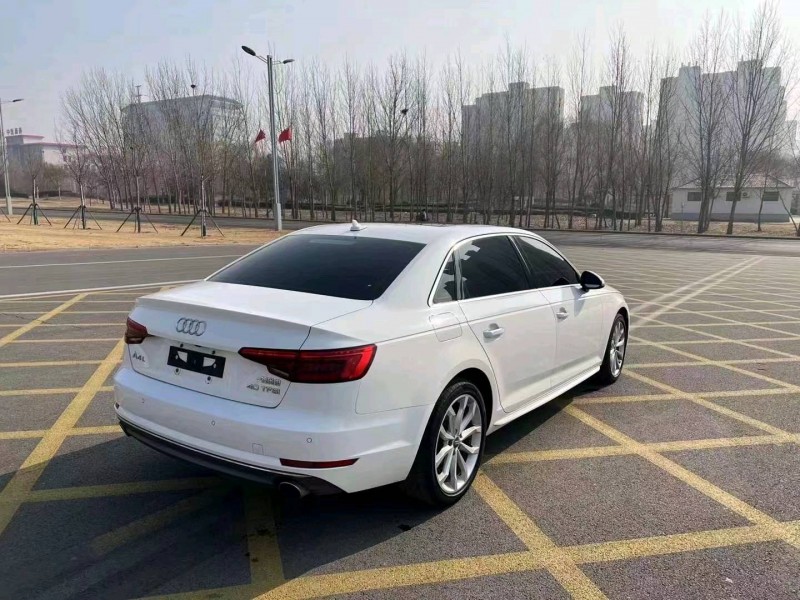 苏州17年奥迪A4L9